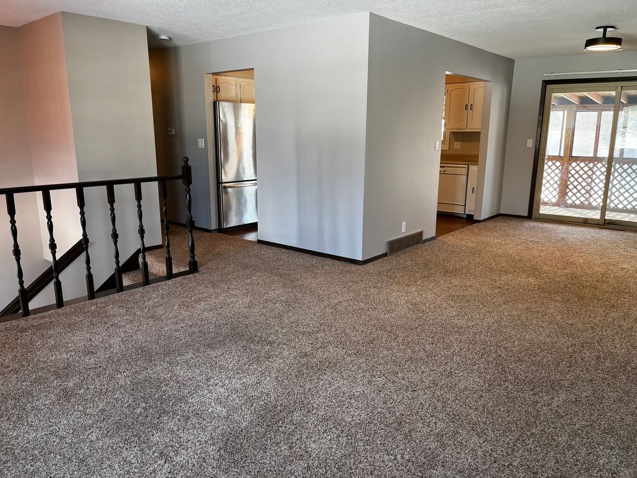 4325 S Ash Grove Ave - Photo 4 of 34