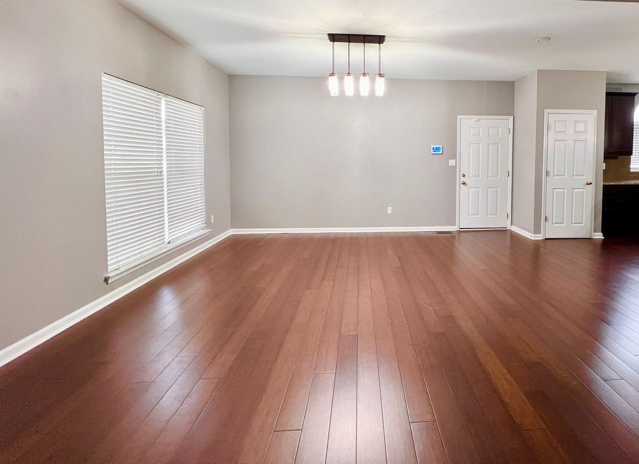 5873 Clemens Ave - Photo 6 of 32