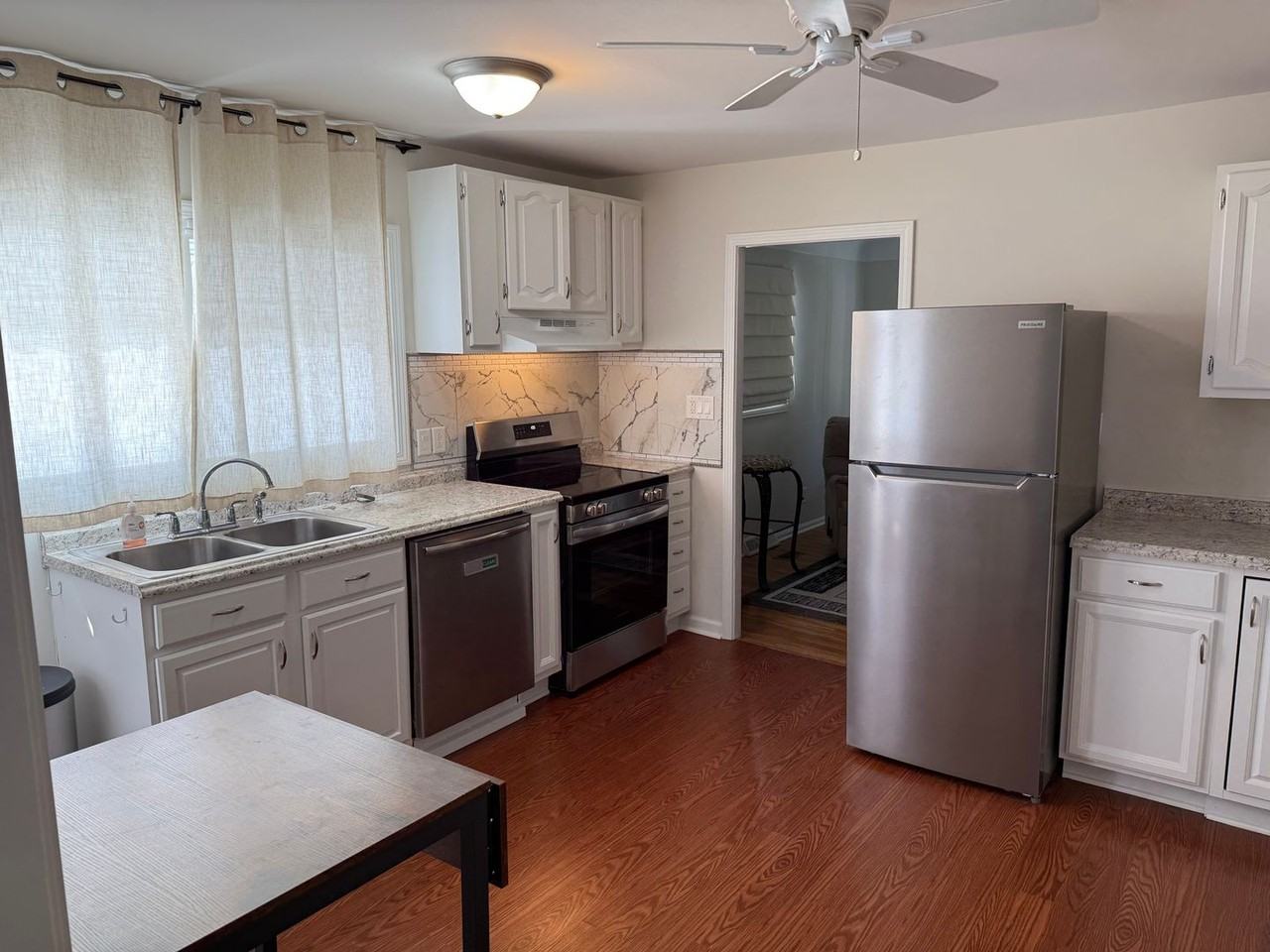 303 W Ainsworth St - Photo 5 of 22