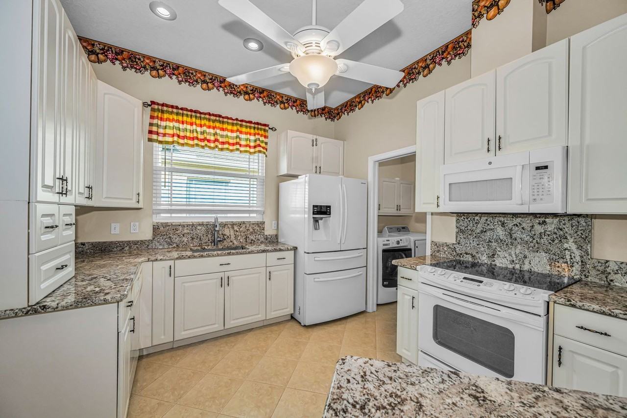 2644 Tottenham Dr - Photo 6 of 43