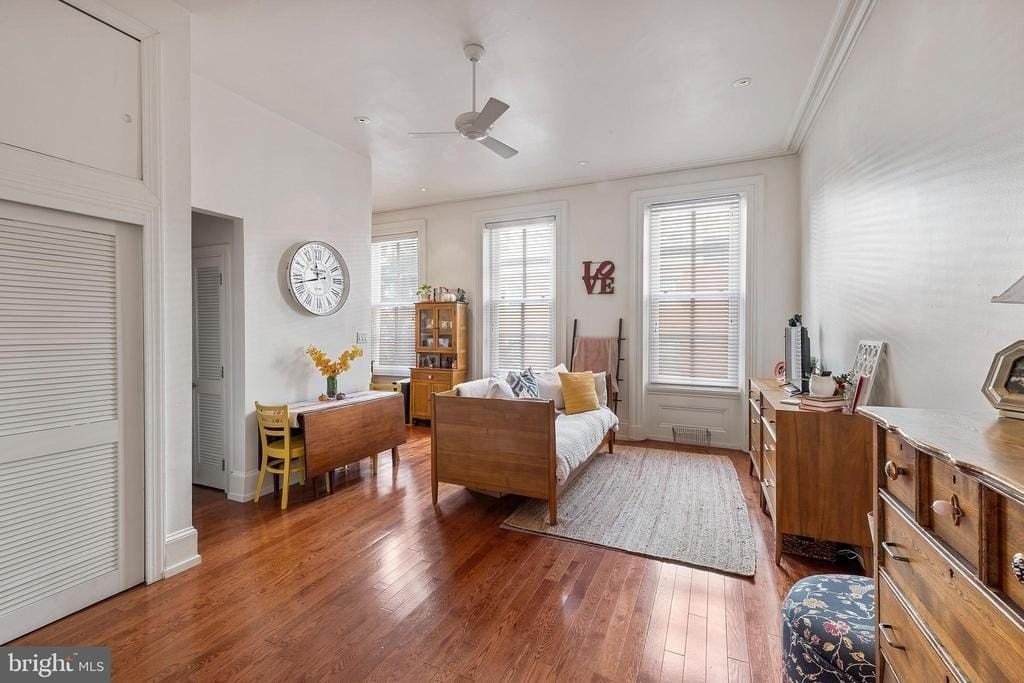 1810 Spruce St #3F - Photo 2 of 9