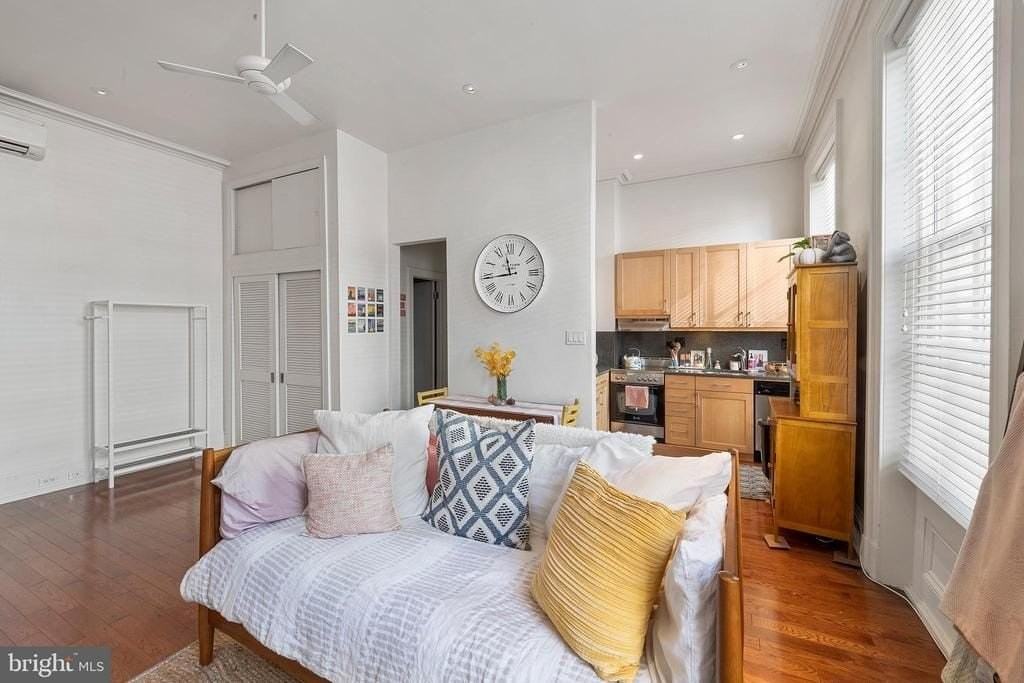 1810 Spruce St #3F - Photo 5 of 9