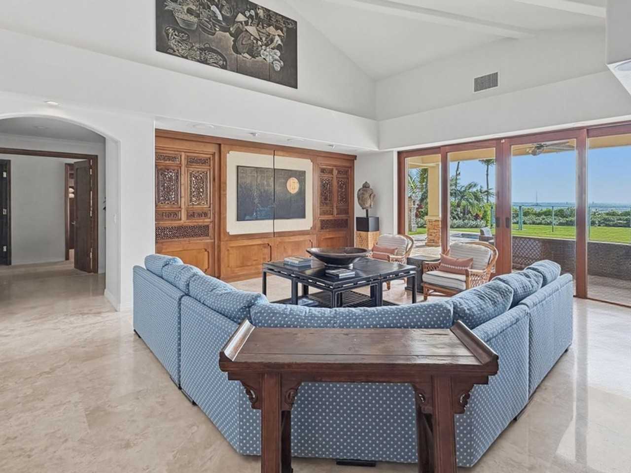 221 Portlock Rd - Photo 3 of 37