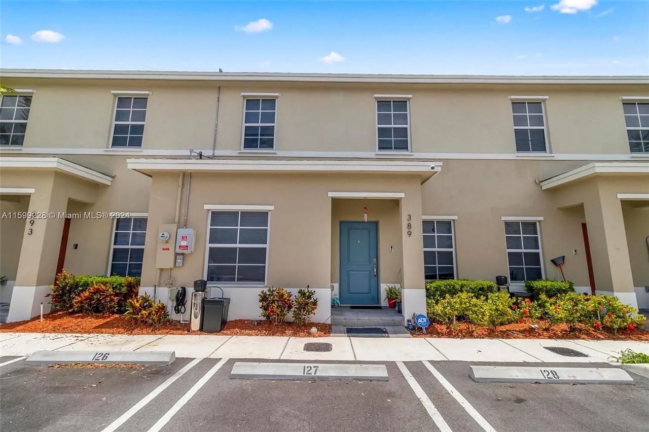 389 Ne 5th Pl - Photo 2 of 30