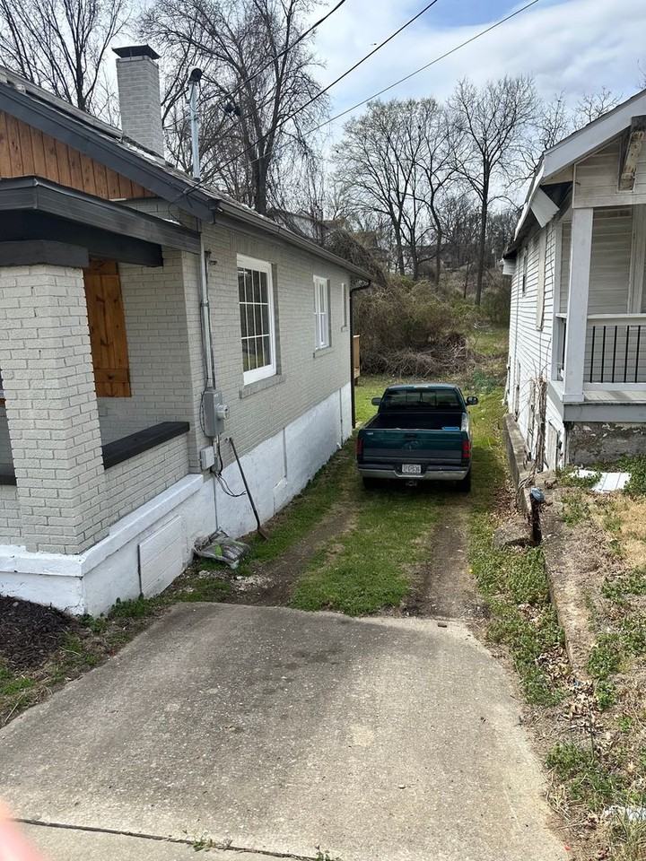 1122 1122 E Dunkin Street - Photo 2 of 10