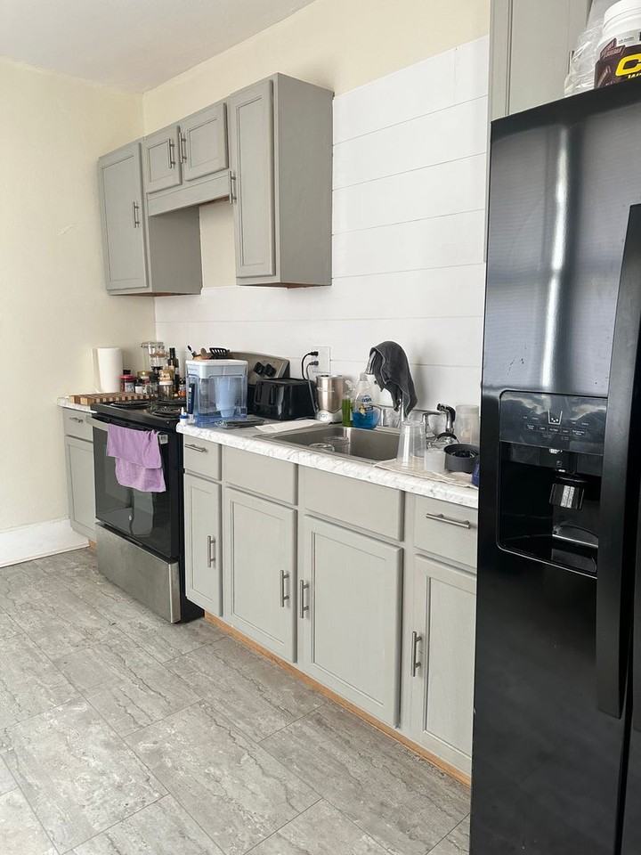 1122 1122 E Dunkin Street - Photo 3 of 10