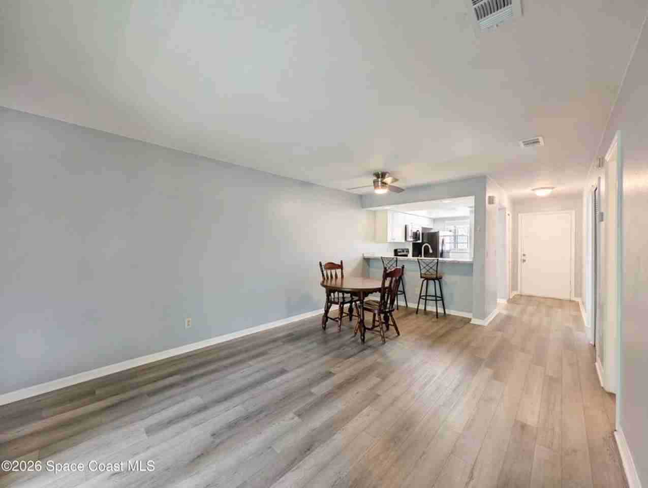 3039 Sir Hamilton Cir #8 - Photo 3 of 16