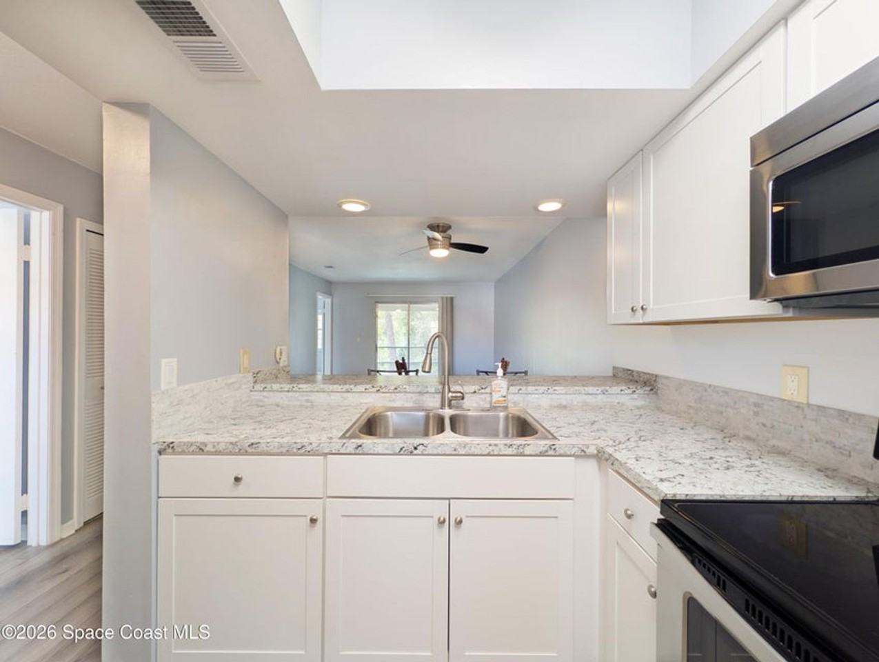 3039 Sir Hamilton Cir #8 - Photo 5 of 16