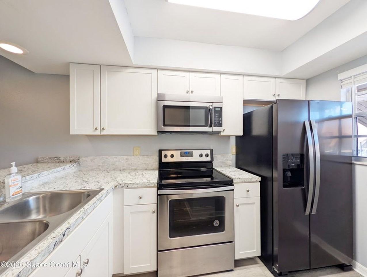 3039 Sir Hamilton Cir #8 - Photo 6 of 16