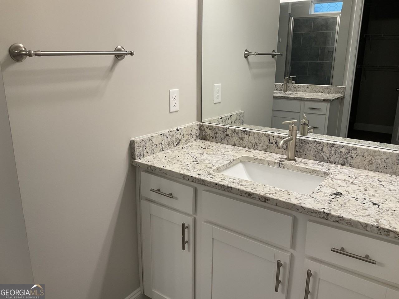 495 Plainfield St - Photo 7 of 26