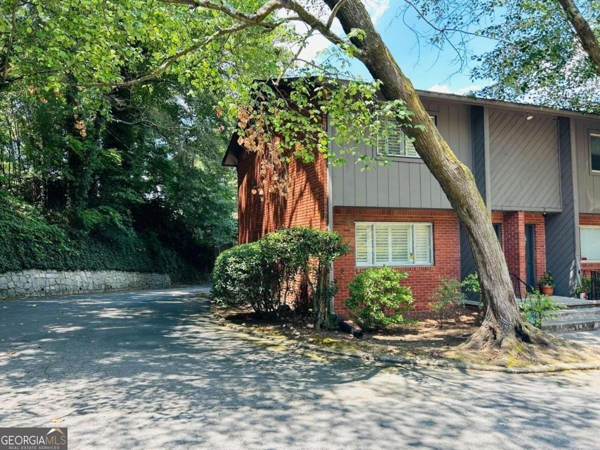 1600 Briarcliff Rd Ne Apt 1 - Photo 3 of 28