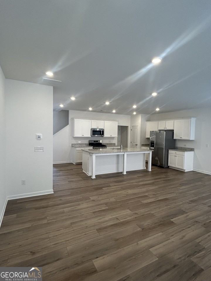 160 Vision St - Photo 4 of 11