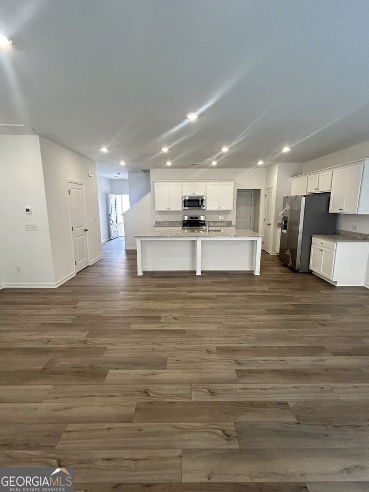 160 Vision St - Photo 5 of 11