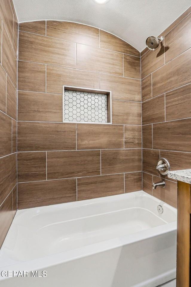 916 Keenland Ave - Photo 5 of 29