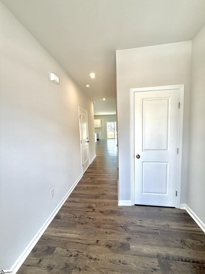 136 Randwick Ln - Photo 2 of 23