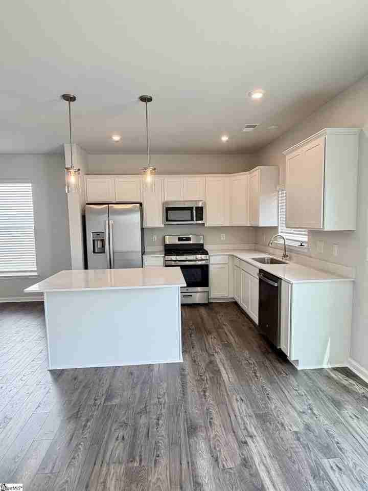 136 Randwick Ln - Photo 5 of 23