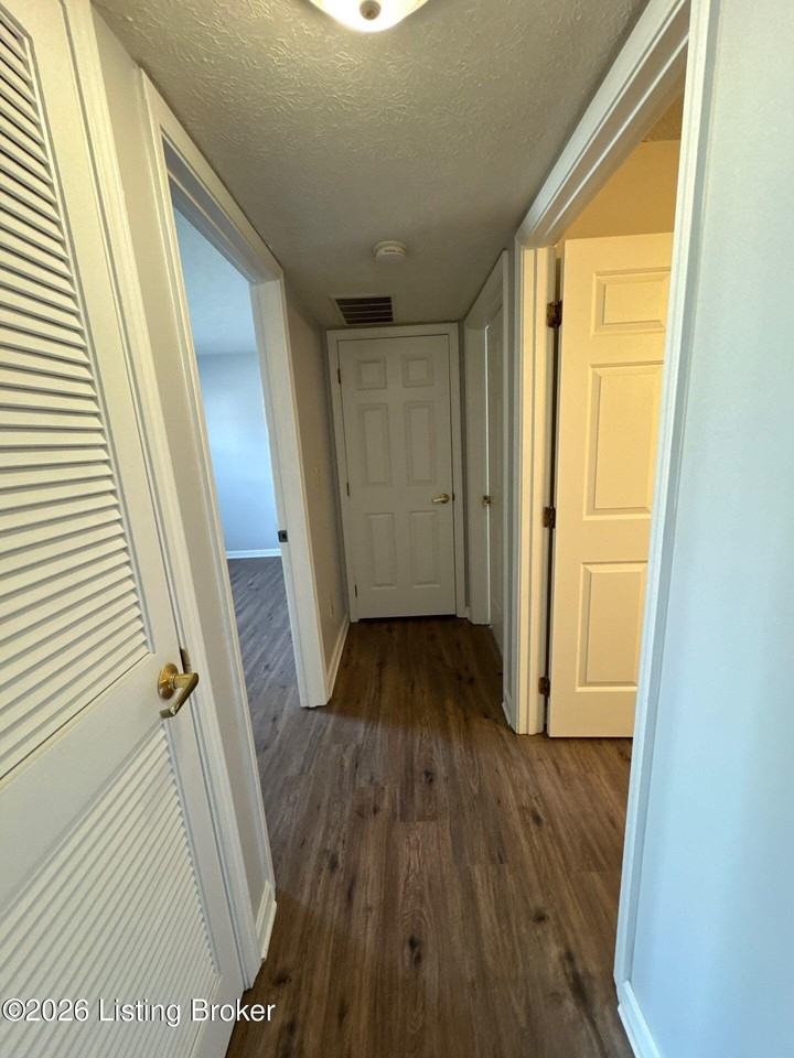 4101 Blue Lick Ct Apt 3 - Photo 6 of 17