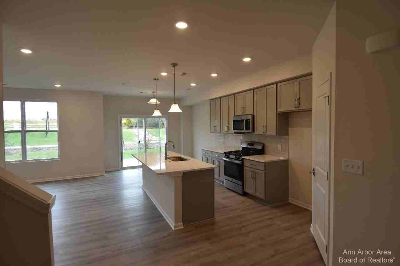 105 Salt Springs Dr - Photo 5 of 25