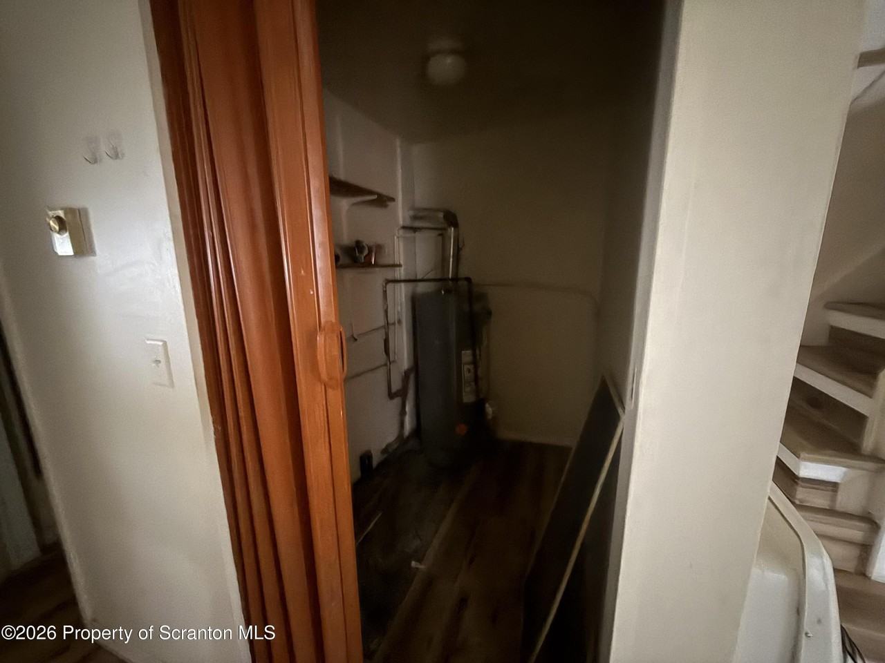 307 School St - Photo 4 of 12