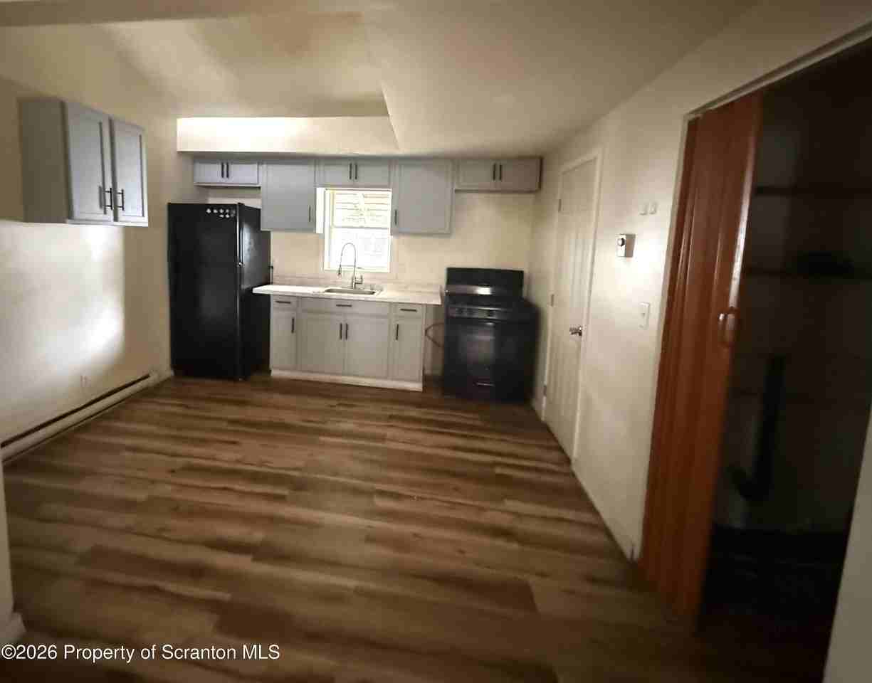 307 School St - Photo 6 of 12