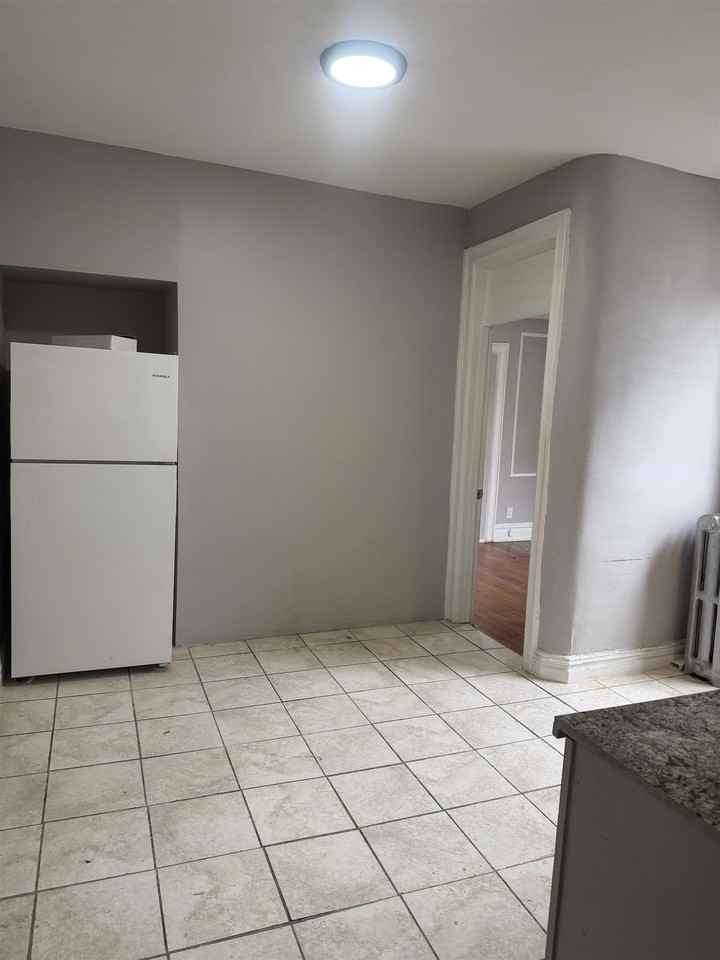 91 Jordan Ave - Photo 6 of 7