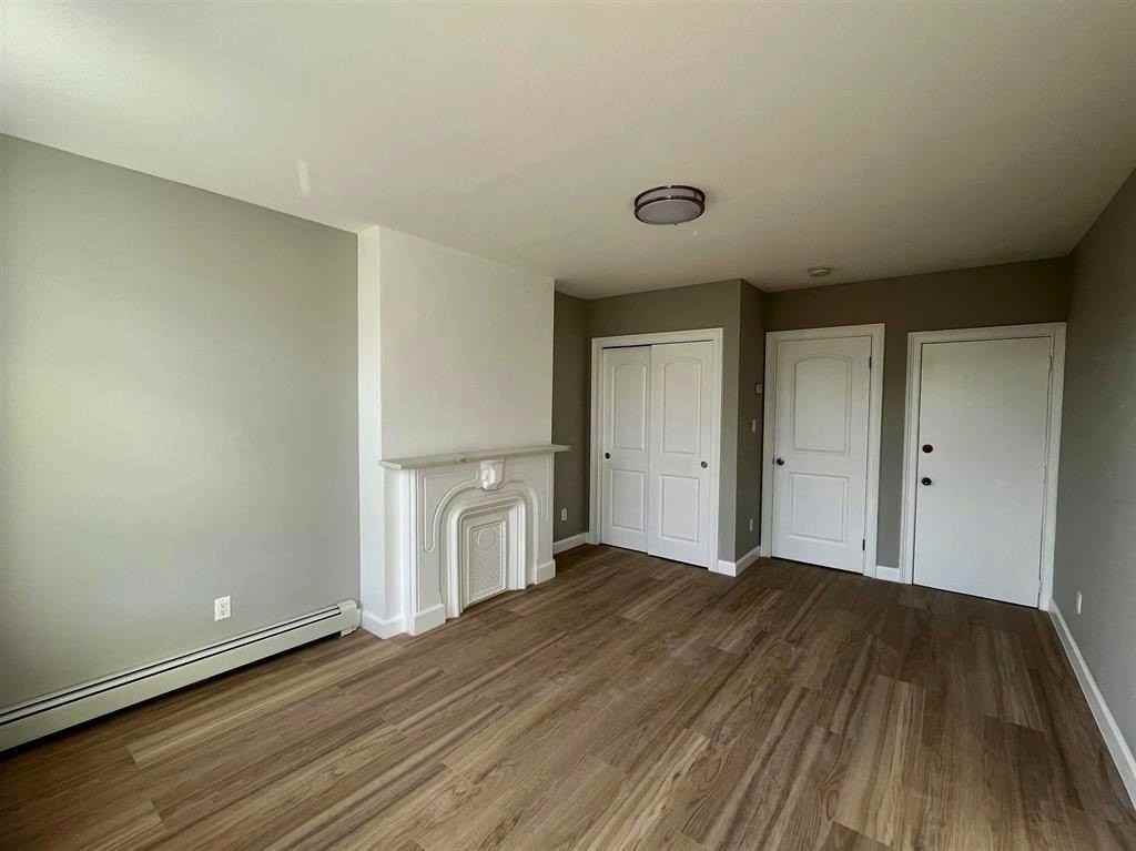 208 7th St #4L - Photo 4 of 11