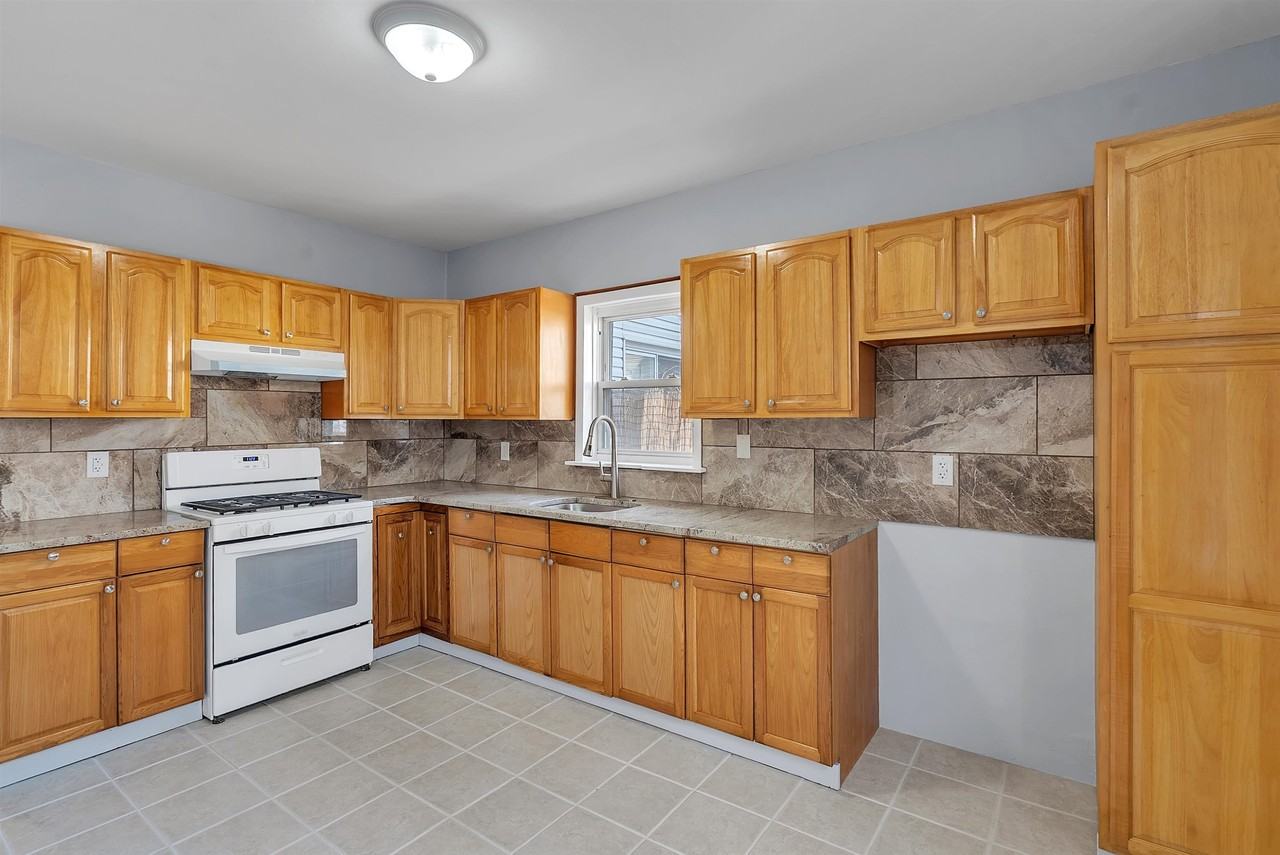 42 Greenville Ave #2 - Photo 7 of 25