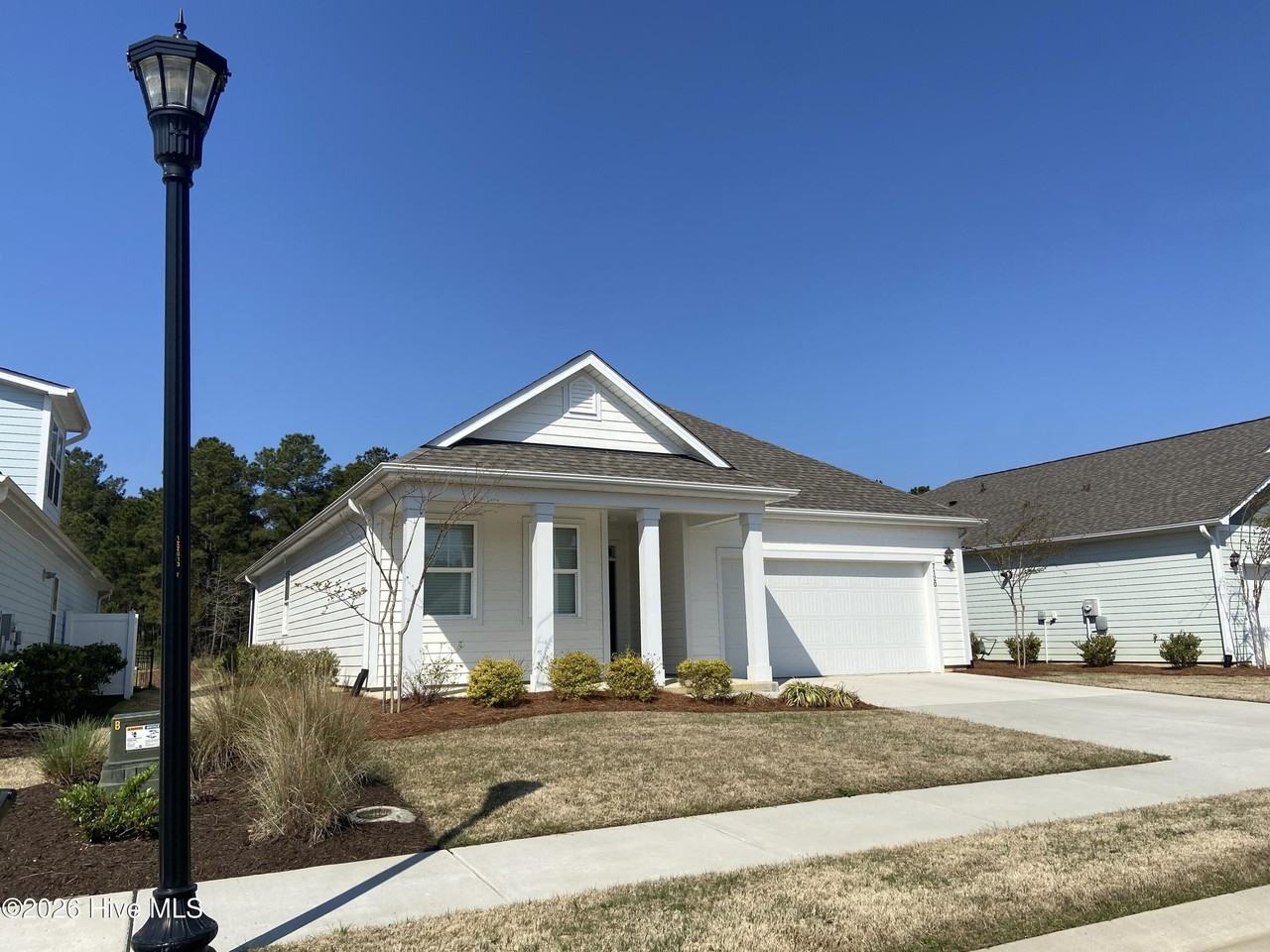 7120 Foxhollow Ln - Photo 3 of 40