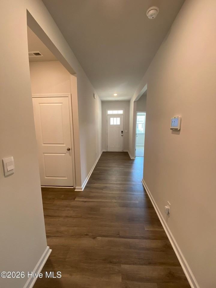7120 Foxhollow Ln - Photo 4 of 40