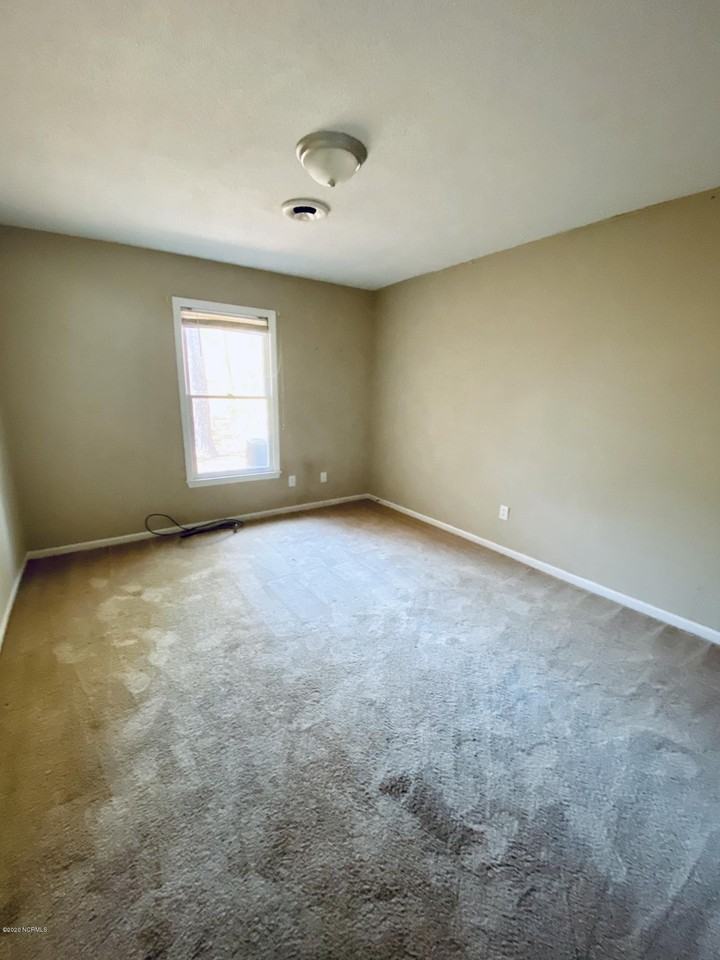 189 Corey Cir - Photo 3 of 4