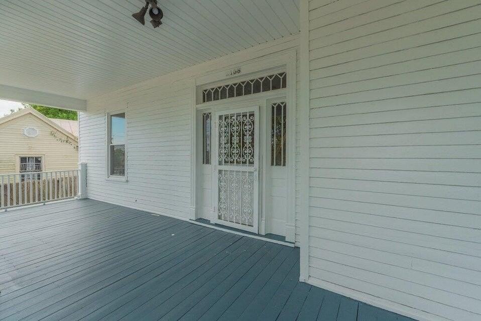 2158 Broad St Apt C - Photo 2 of 13