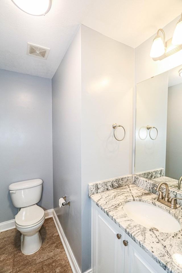 1120 Sierra Ln - Photo 7 of 47