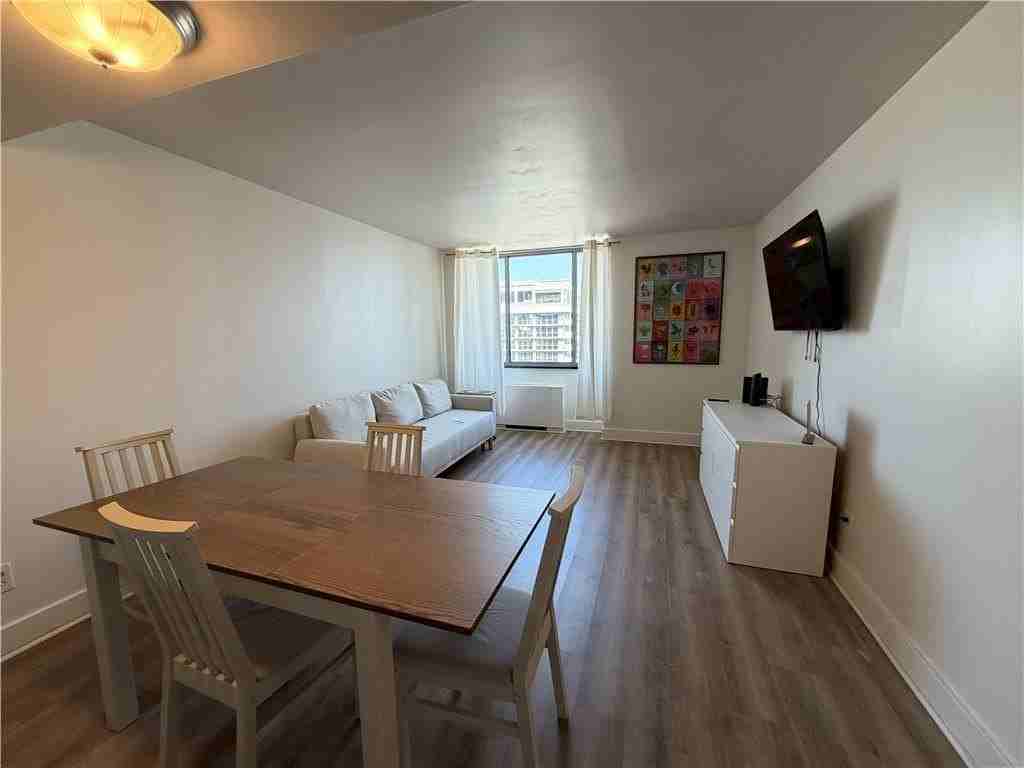 600 E 8th St Apt Tsg - Photo 2 of 17