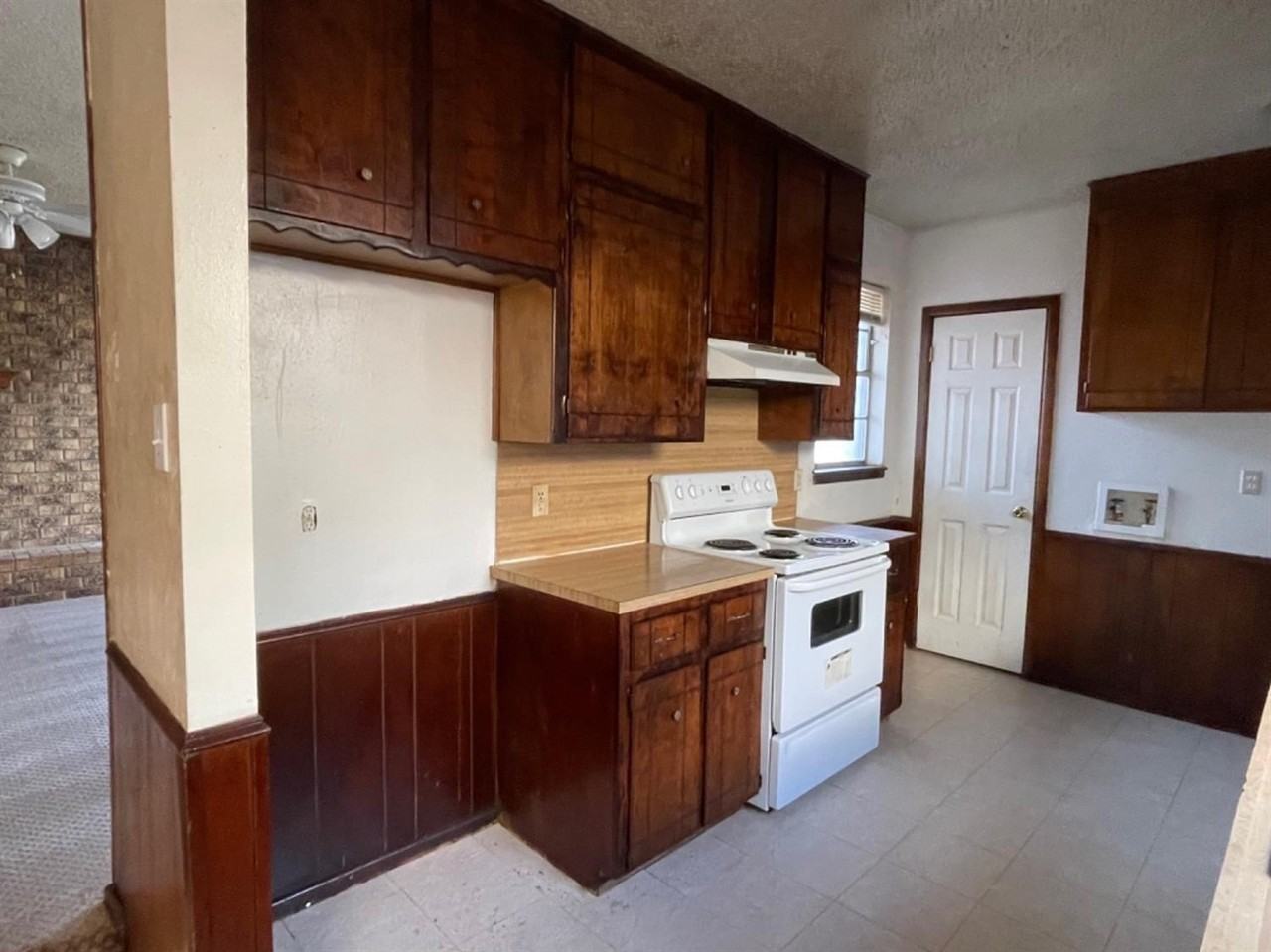 610 N Elkhart Ave #B - Photo 3 of 10