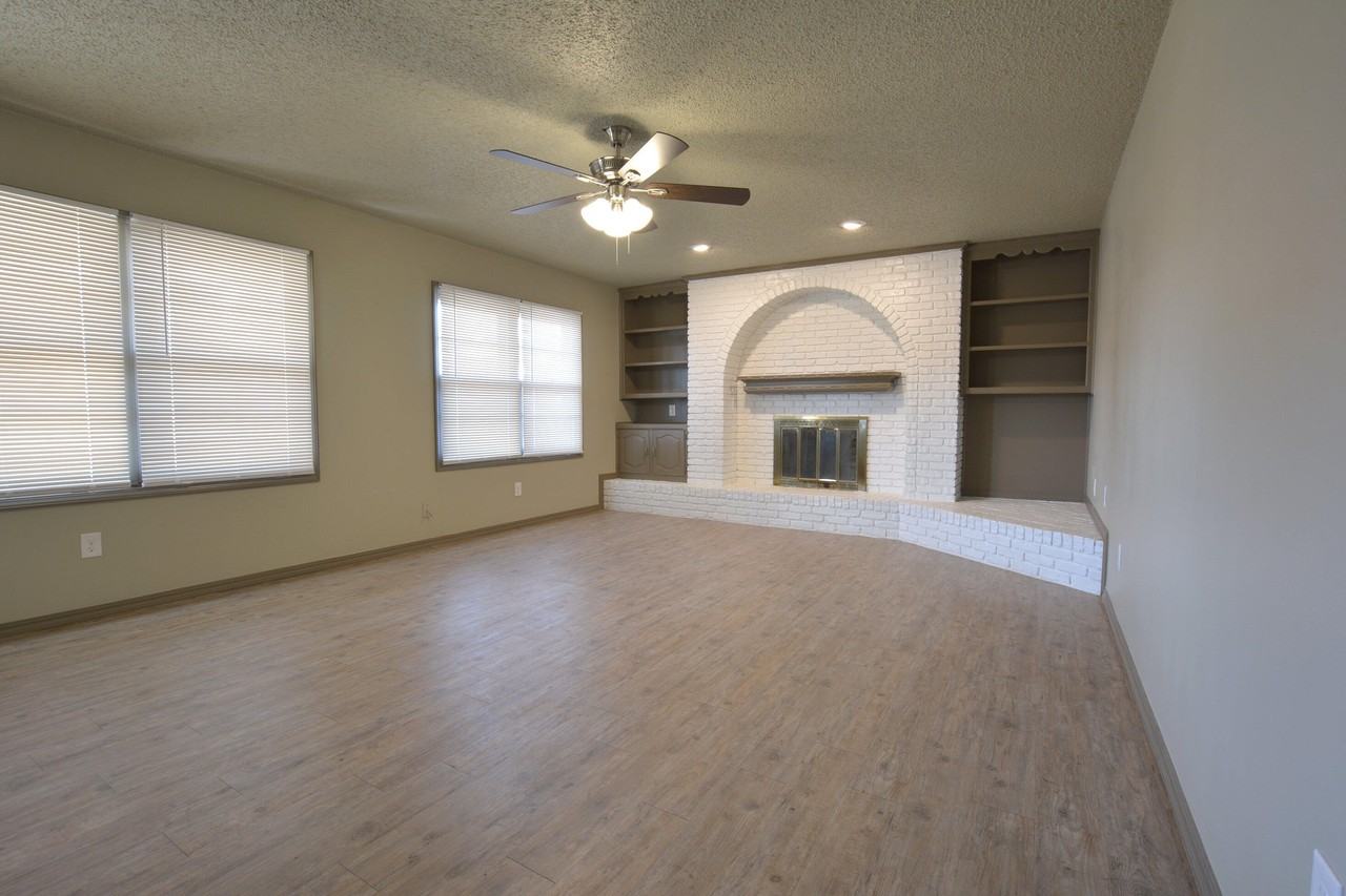 4940 7th St - Photo 2 of 18