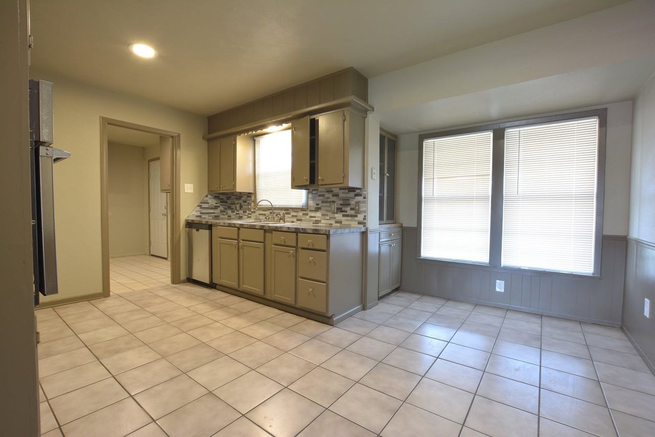 4940 7th St - Photo 5 of 18