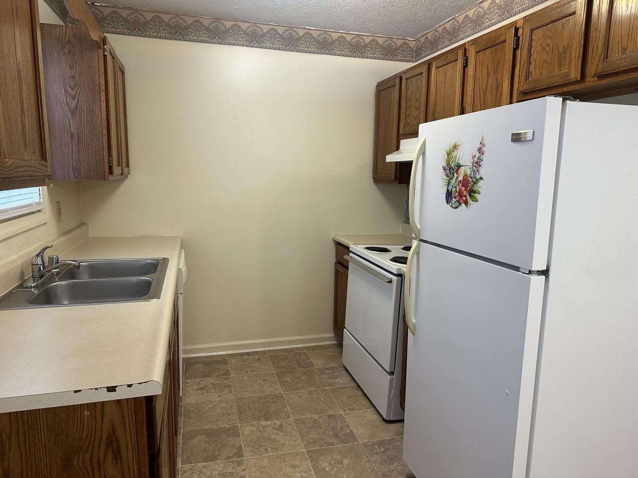 200 Mcdaniel Dr Apt 4 - Photo 5 of 9