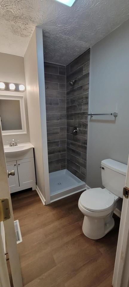 909 Gregory Way - Photo 4 of 8