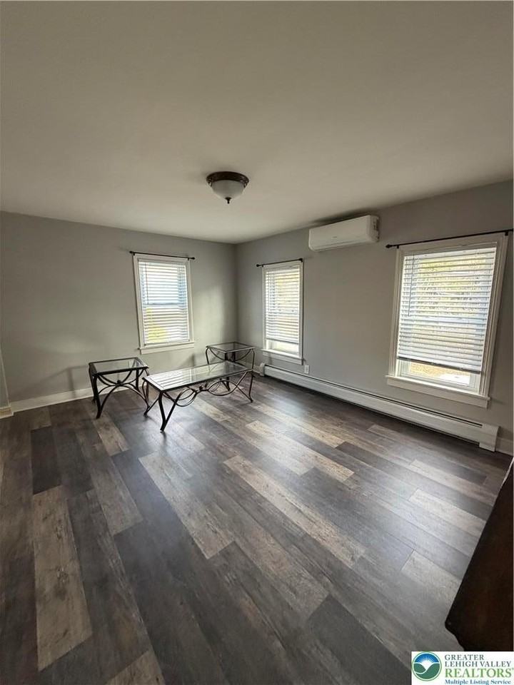 1006 Sullivan Trl Unit B - Photo 4 of 22