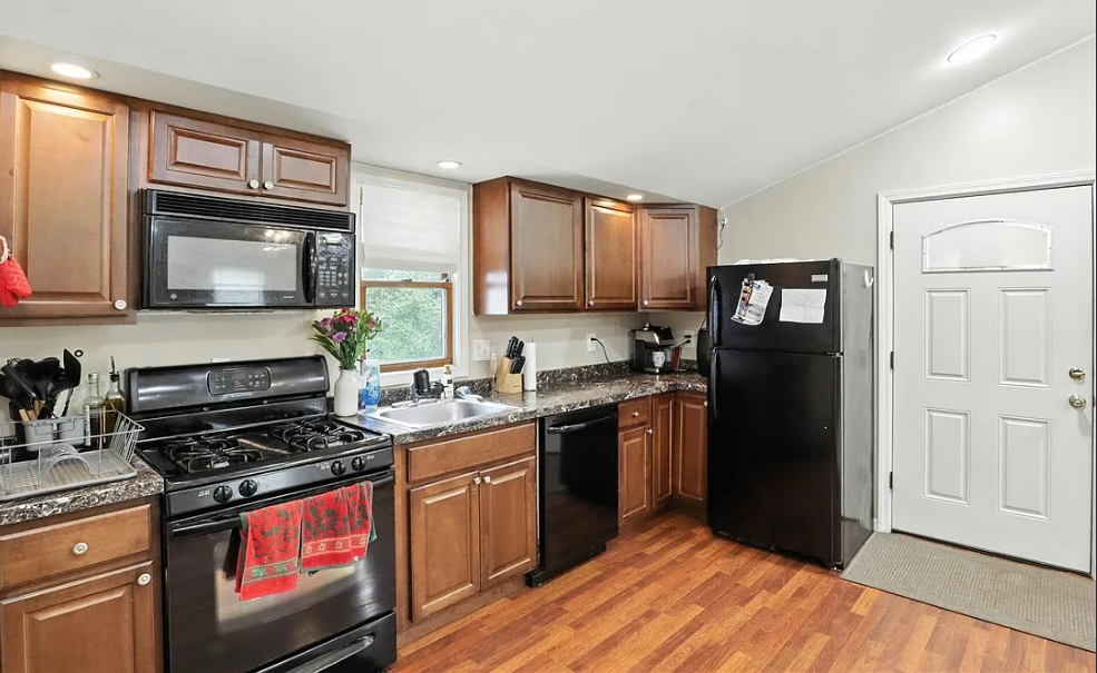 5639 Palmyra Rd #WEST - Photo 3 of 8