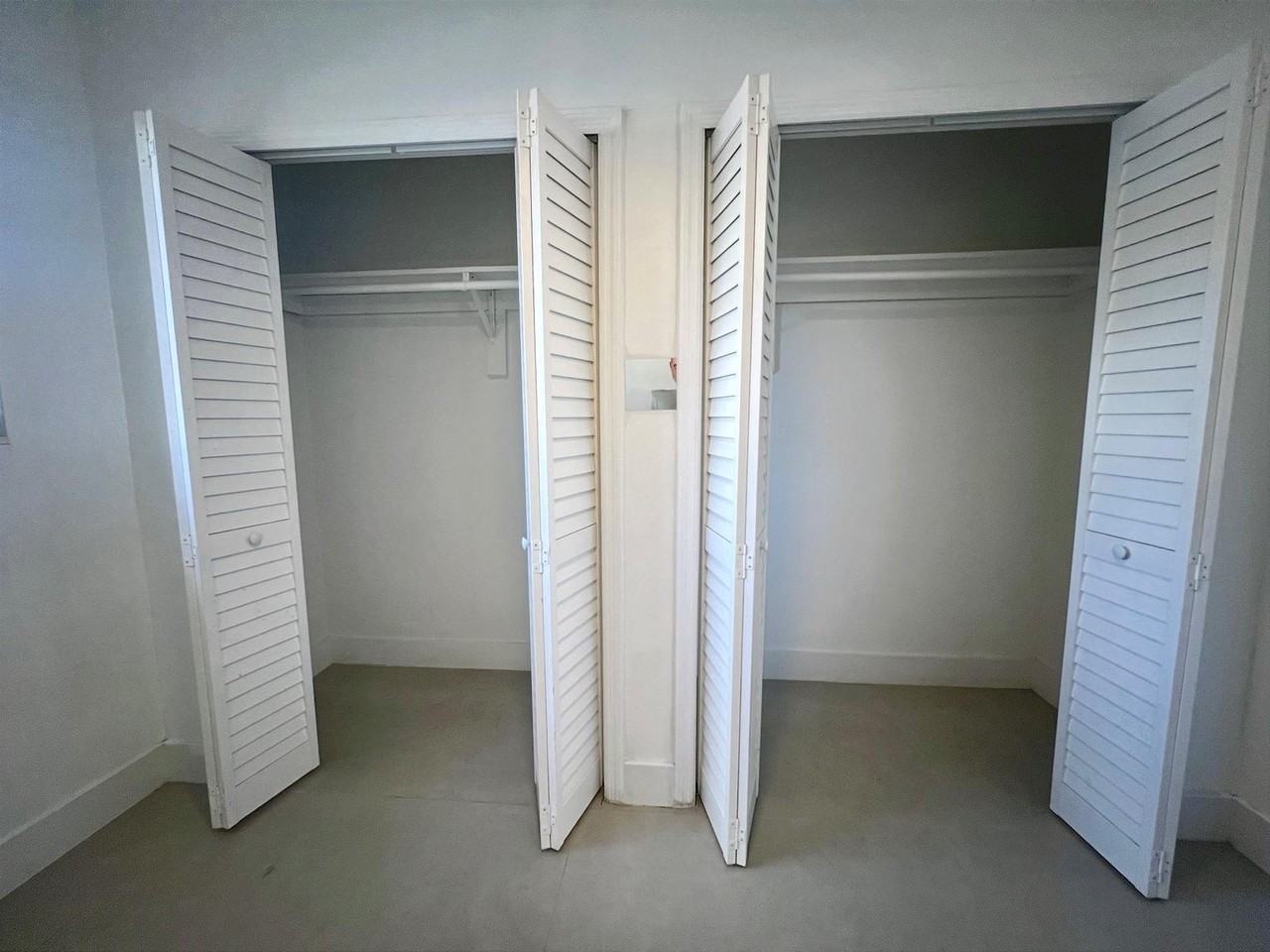 2150 Sw 72nd Ave - Photo 6 of 8