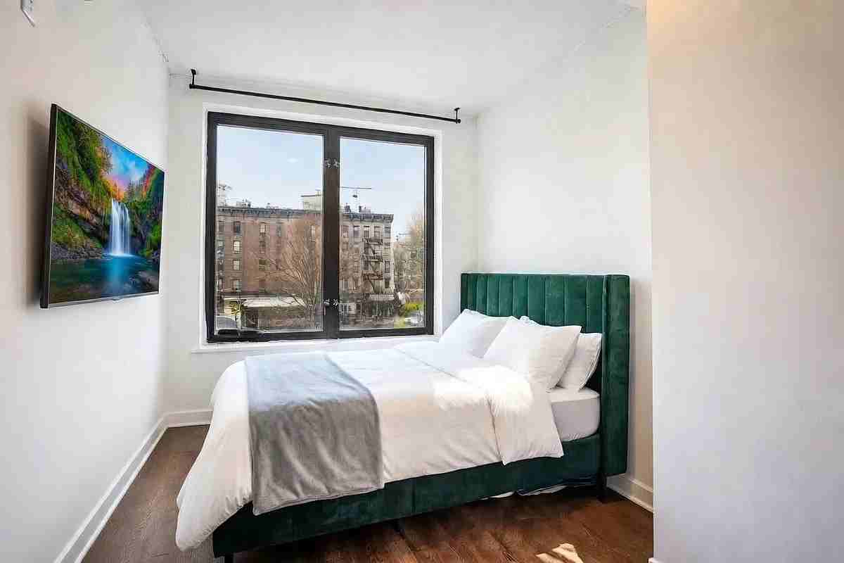 175 E Houston St #3A - Photo 3 of 7