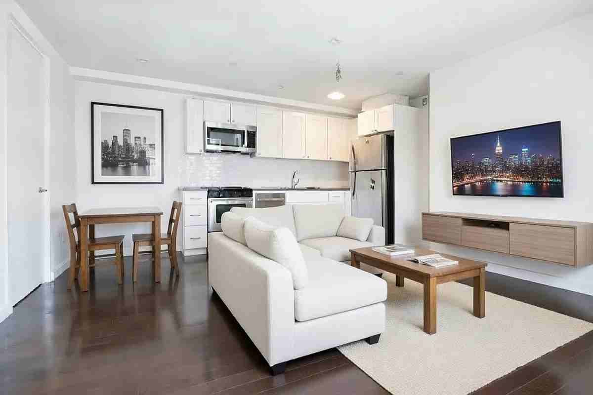 175 E Houston St #3A - Photo 6 of 7