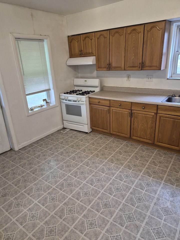 4248 Delor St #B - Photo 2 of 5