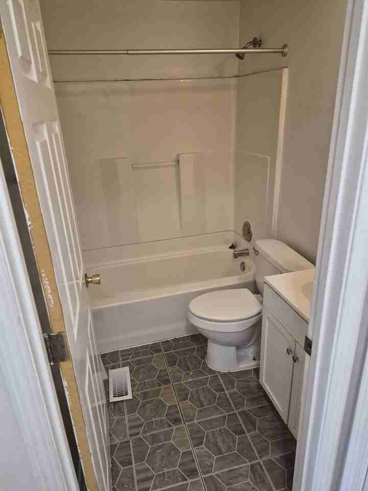 4248 Delor St #B - Photo 3 of 5