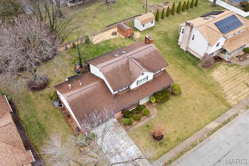 1017 Woodleaf Dr - Photo 3 of 47