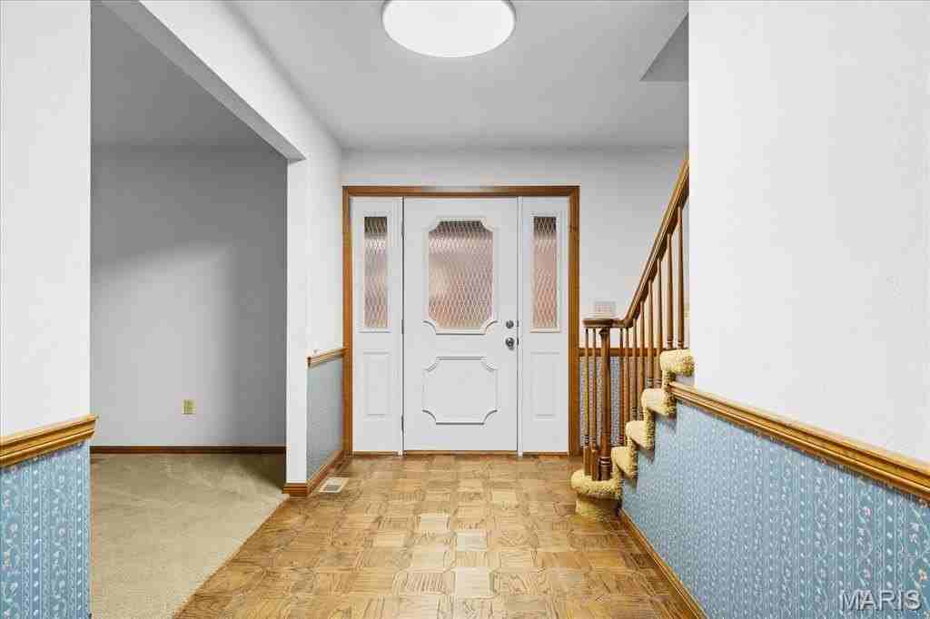 1017 Woodleaf Dr - Photo 6 of 47