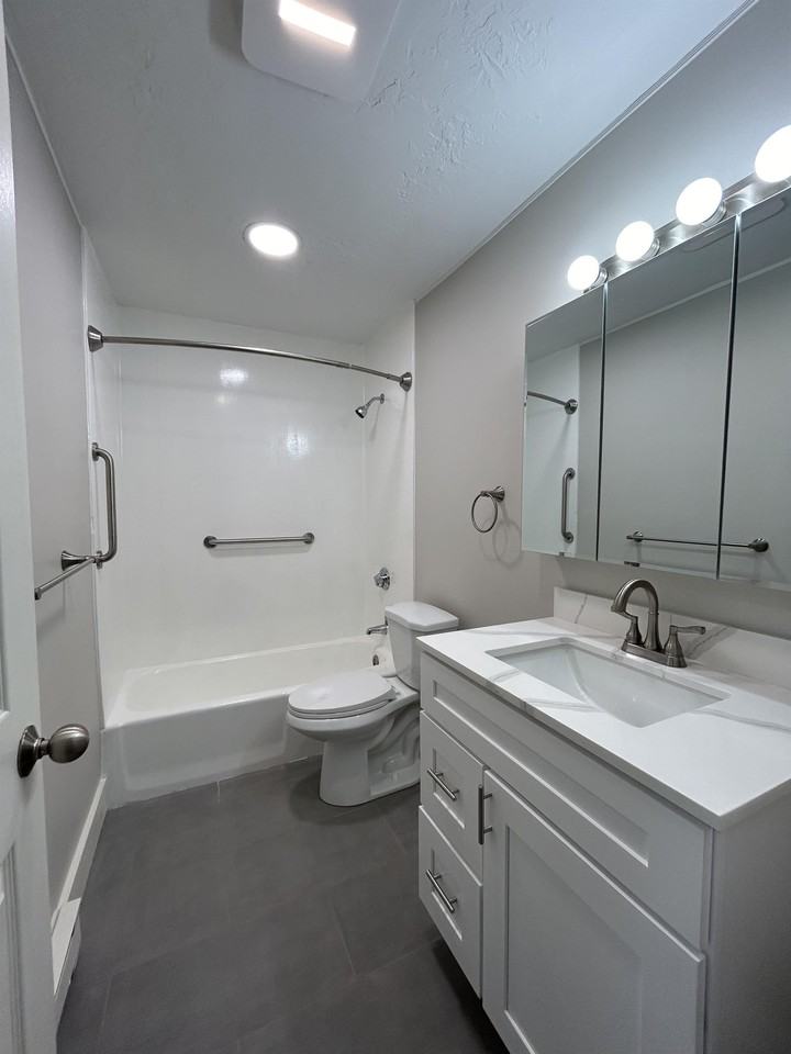 17 Eaglehead Ter #1 - Photo 5 of 24