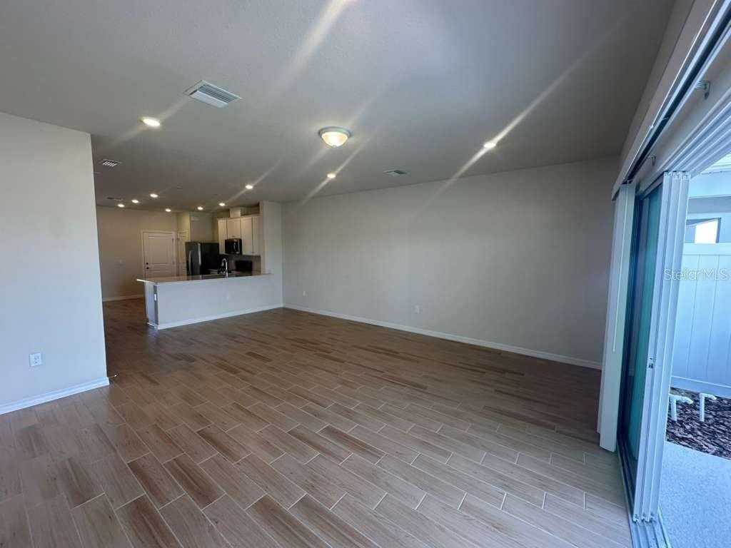 4220 Chester Springs Blvd - Photo 6 of 21