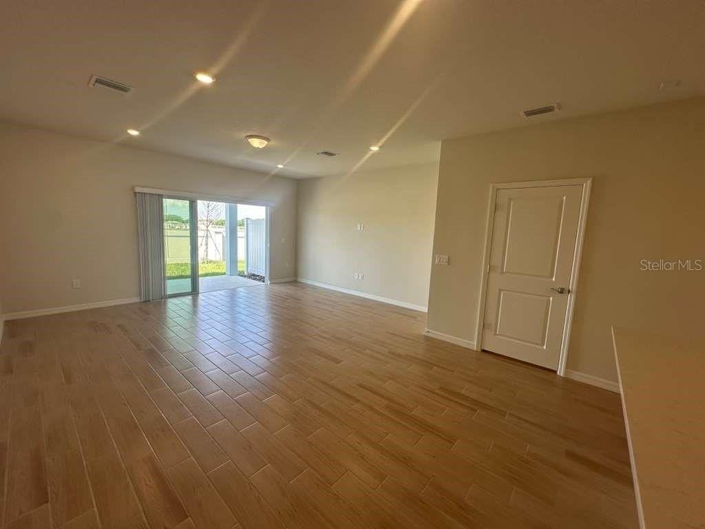 4220 Chester Springs Blvd - Photo 7 of 21